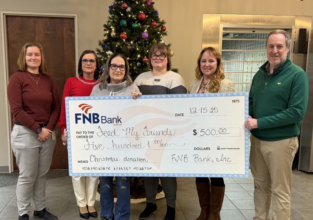 FNB MAKES $1,000 CHRISTMAS DONATION TO TWO CHARITIES IN CADIZ-TRIGG COUNTY